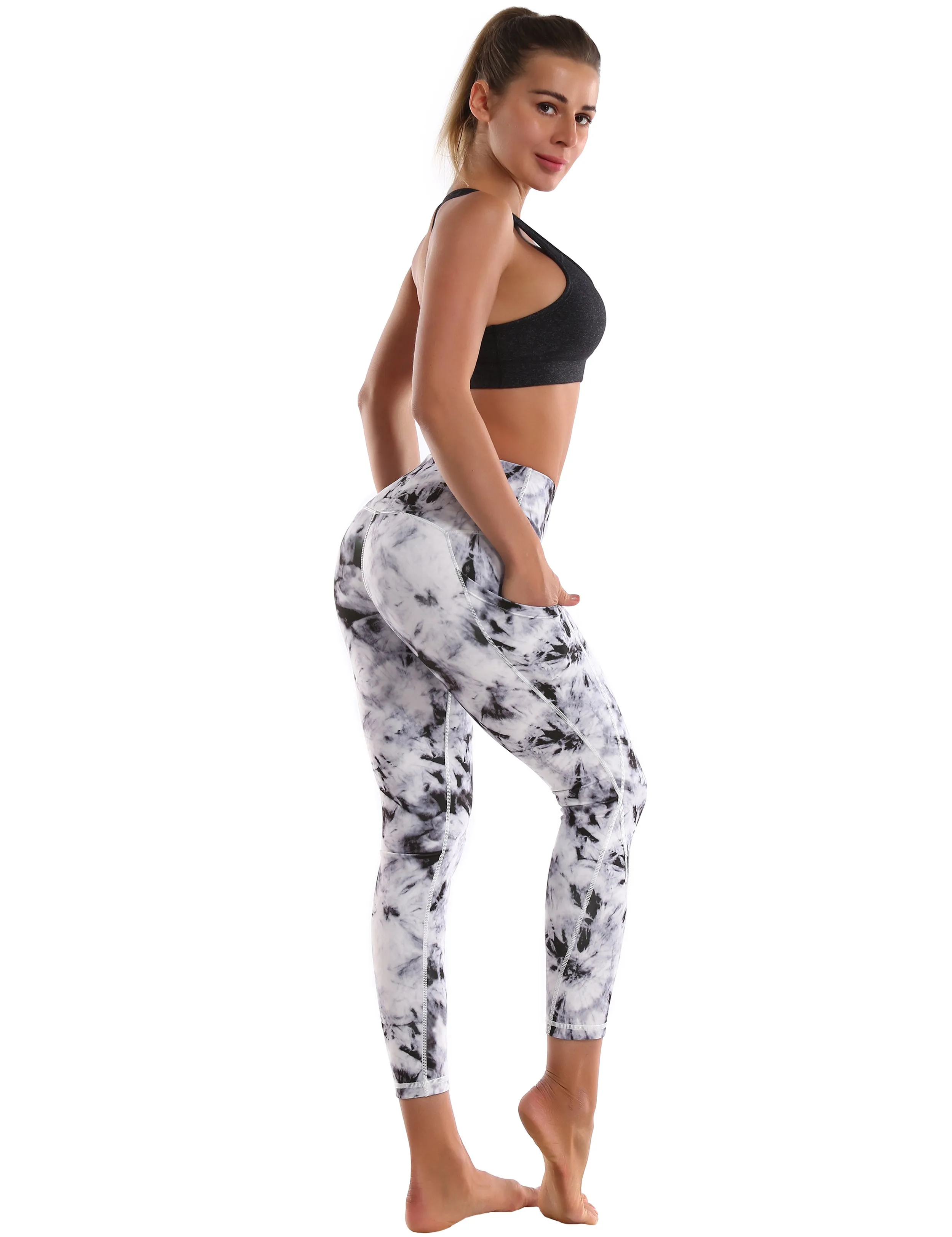 22 Printed Side Pockets Capris black dandelion_yogastudio