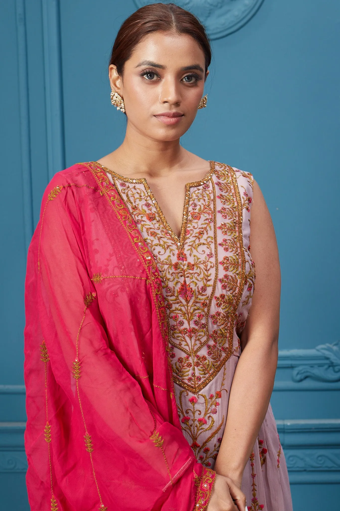 510038 Light Pink Embroidered Anarakali suit