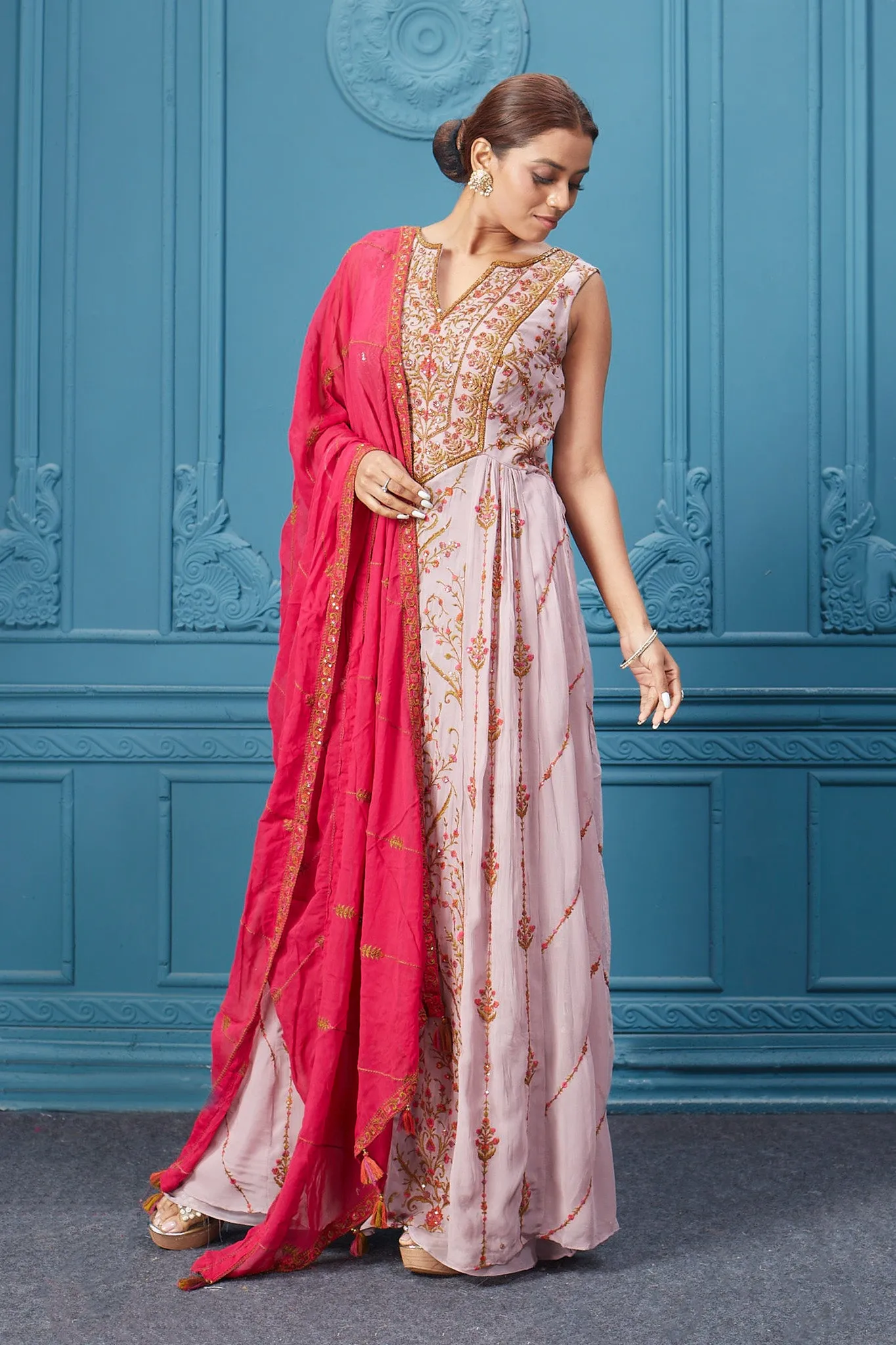 510038 Light Pink Embroidered Anarakali suit