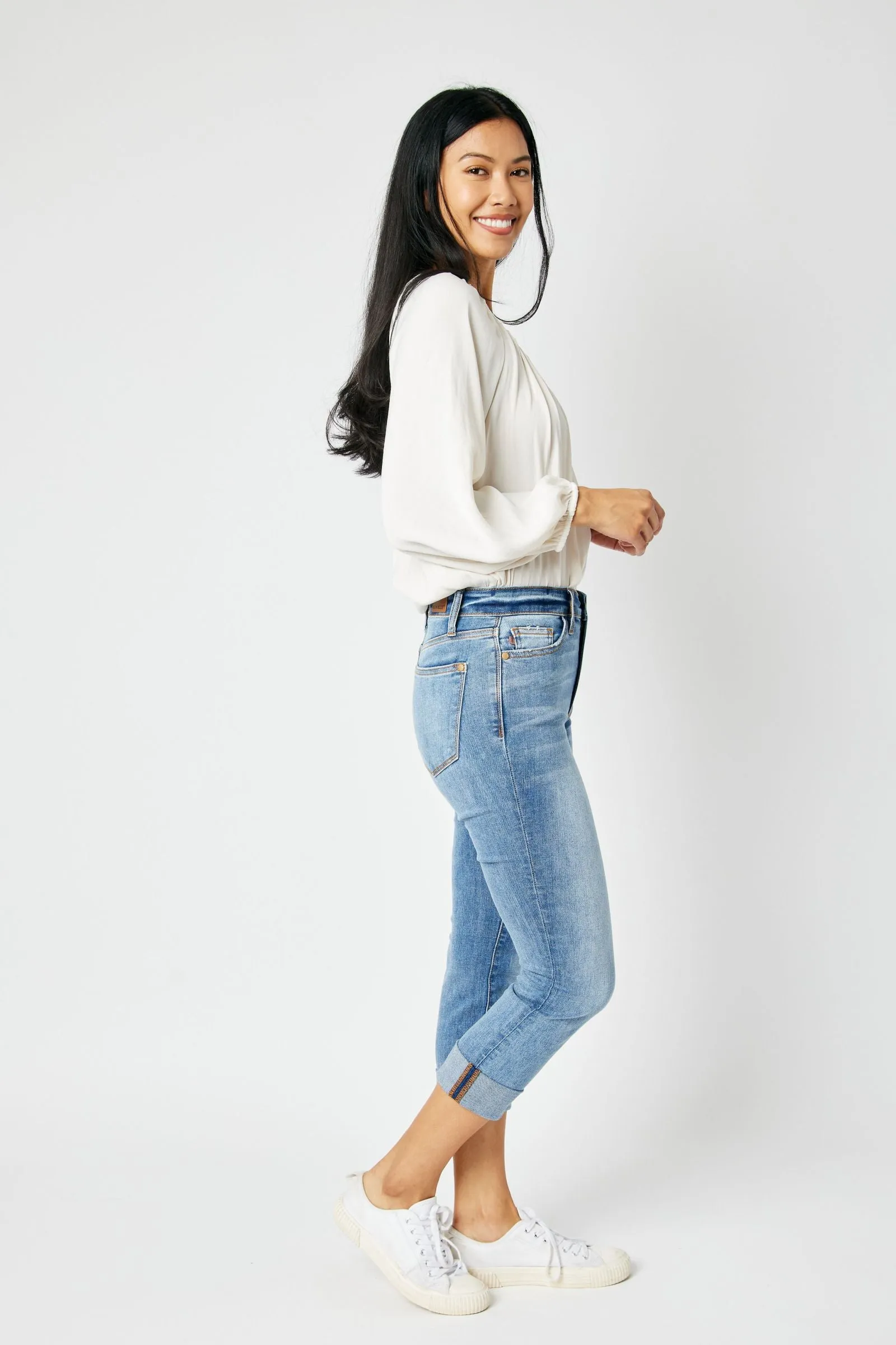 Judy Blue MID RISE CUFFED SKINNY CAPRI