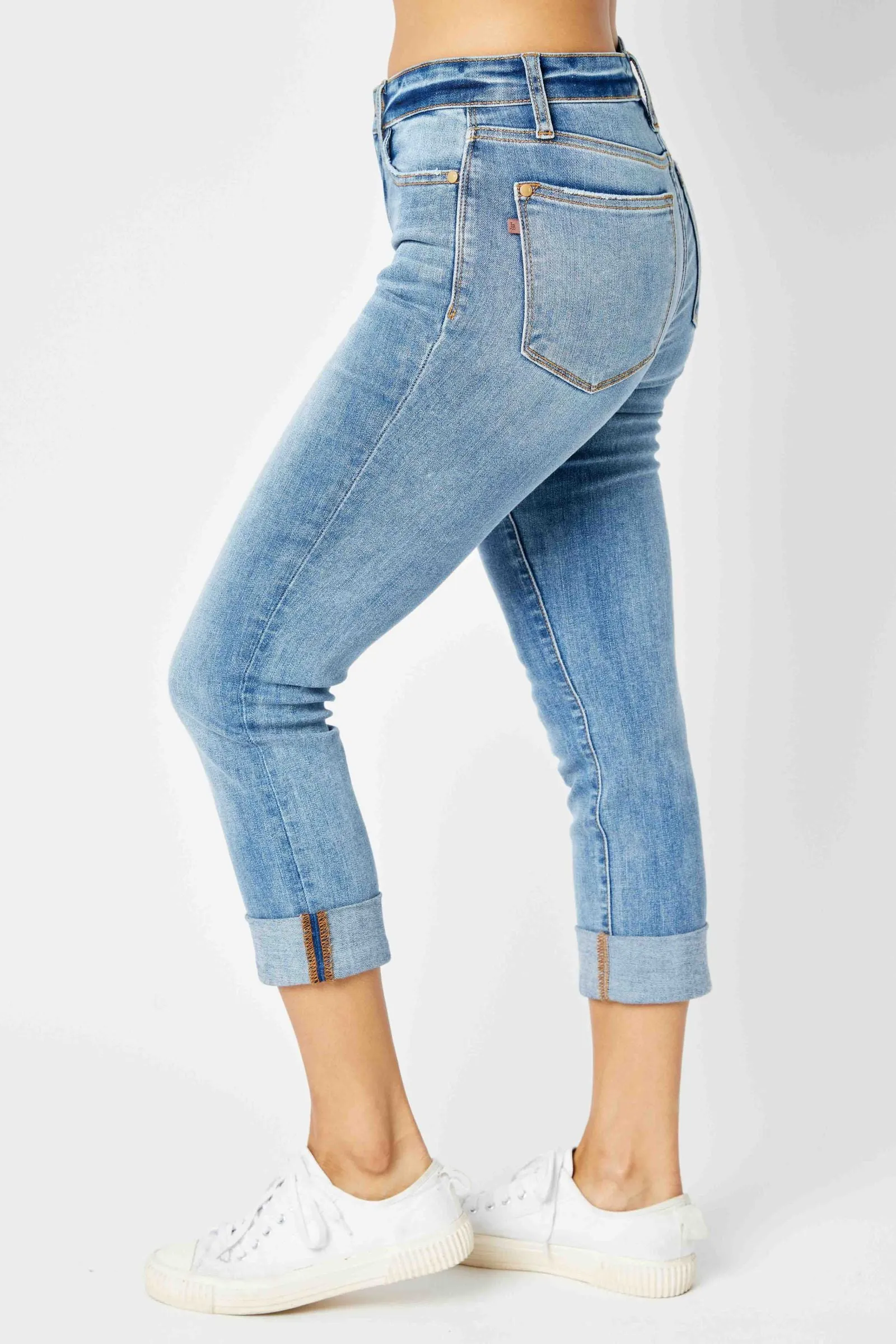 Judy Blue MID RISE CUFFED SKINNY CAPRI