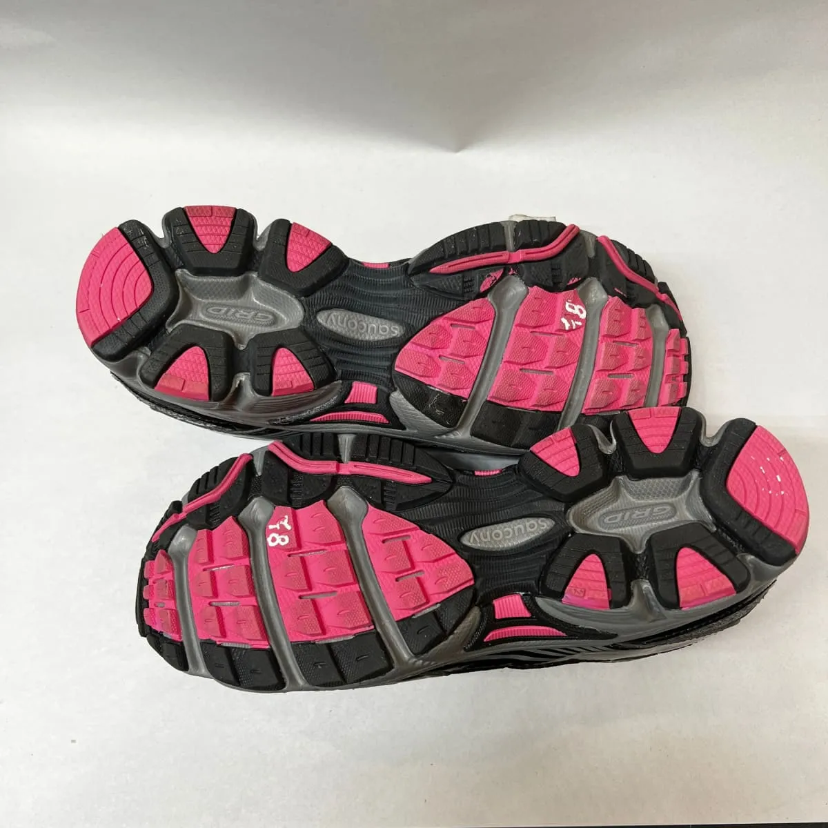 Women's Saucony Cohesion 5 Running Shoe  Black/Pink/Silver  Size 8.5M - Preowned