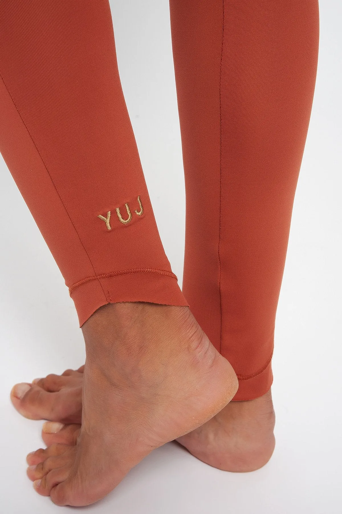 YUJ Legging Mulhadara Terra Cotta